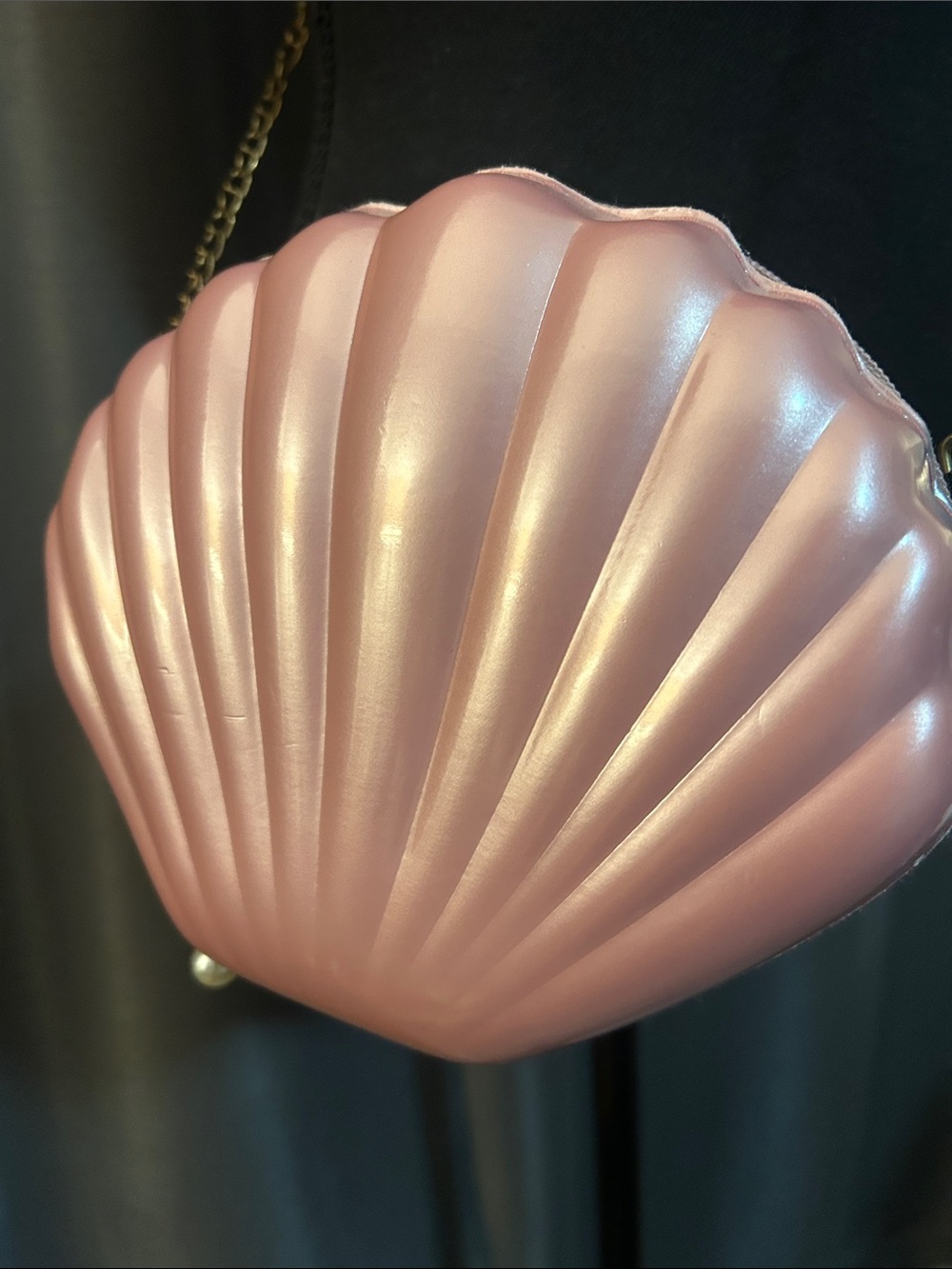 Source Unknown Pink Shell Crossbody with Gold Chain - Picture 3 of 4